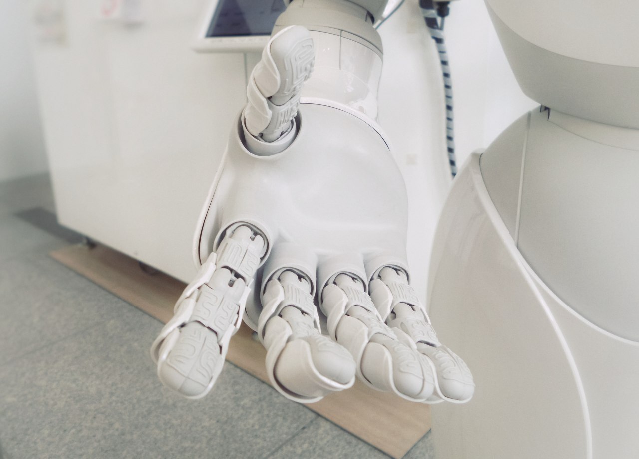 Тенденції сучасного світу, вплив роботизації та автоматизації на людську працю